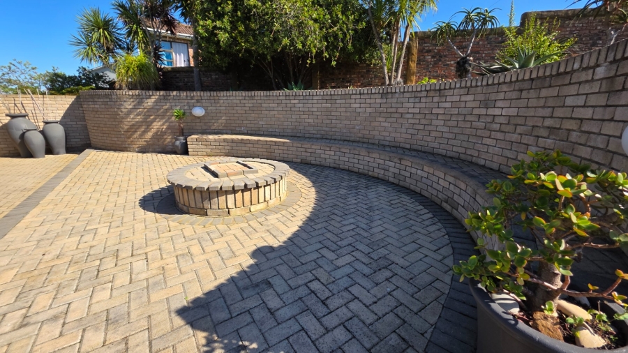 3 Bedroom Property for Sale in Dana Bay Western Cape